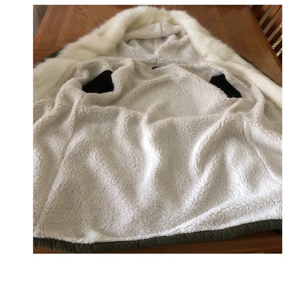 Roiii Womens Green Hooded Parka Coat Faux Fur Trim Sherpa Fleece Lining Zipper - Picture 14 of 16